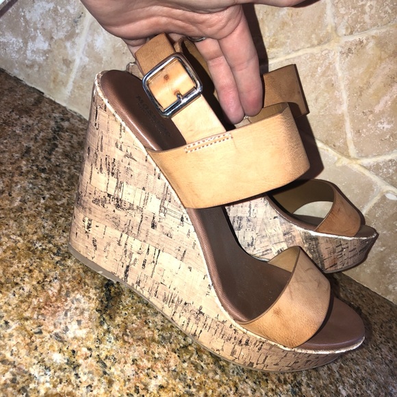 womens tan wedges